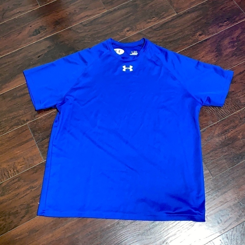 Under Armour Men’s Tee, sz Medium.